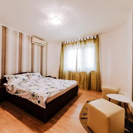 Hotel Alex 3*